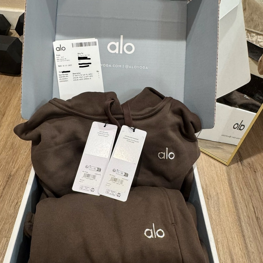 ALO Yoga Accolade in Espresso. Hoodie and Straight leg sweatpants matching set.